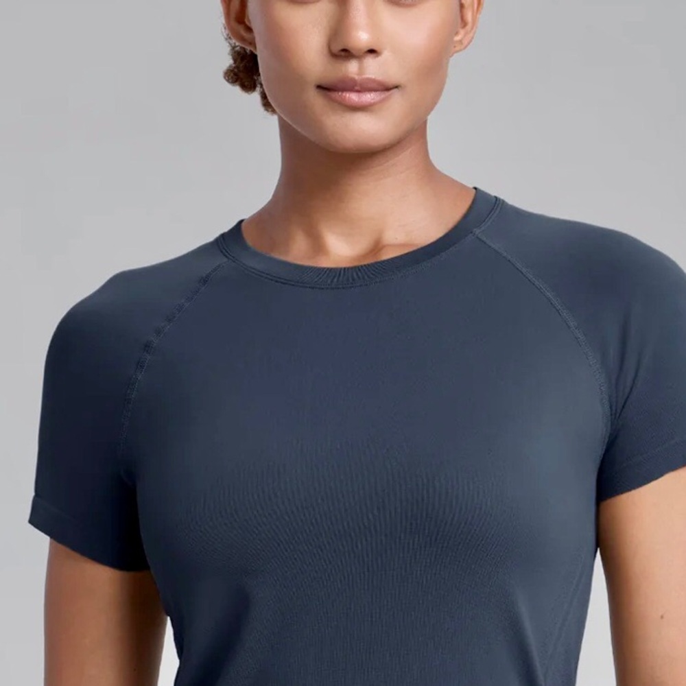 Brand New 7 Top Bundle NWT CRZ Yoga Seamless Hip length short sleeve 7 shirts - Picture 5 of 8